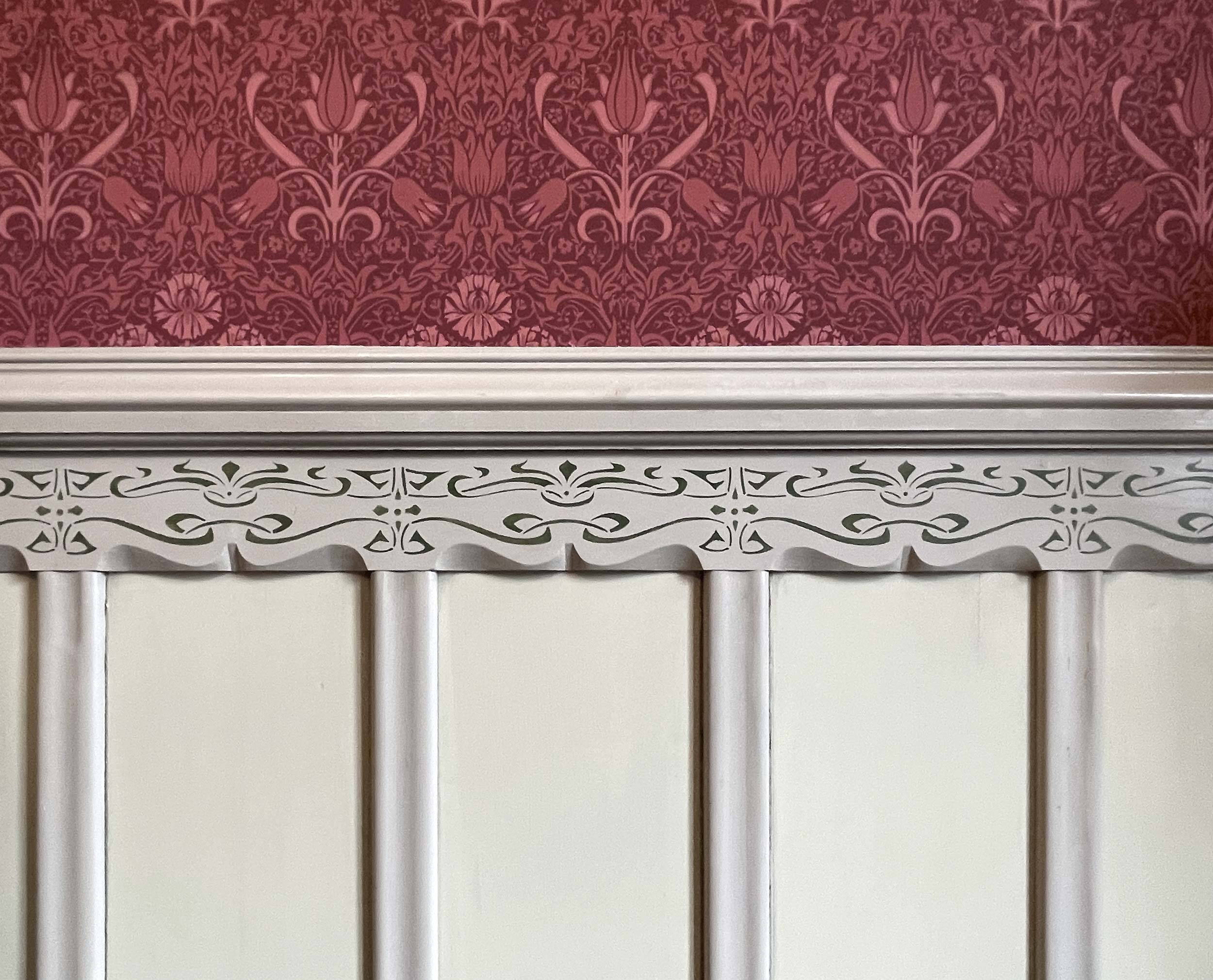 Detailbild der neuen Leimdrucktapete in der Bibliothek